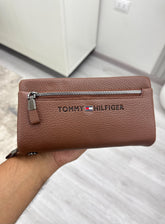 Tommy havan hand bag