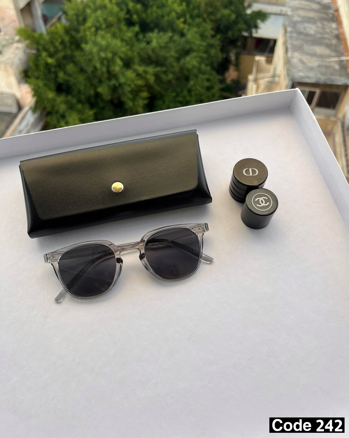 Medium round sunglasses