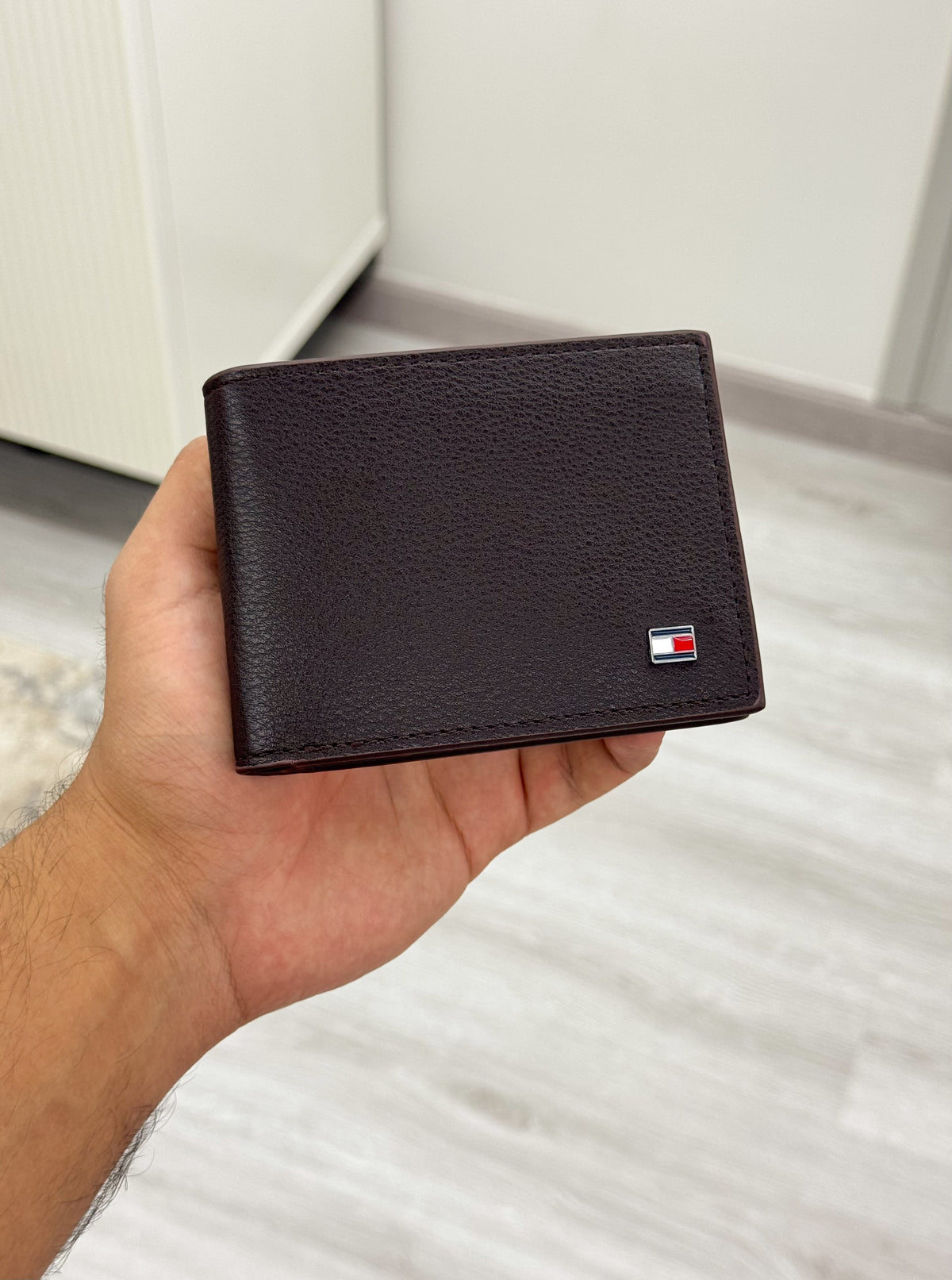 Tommy brown wallet
