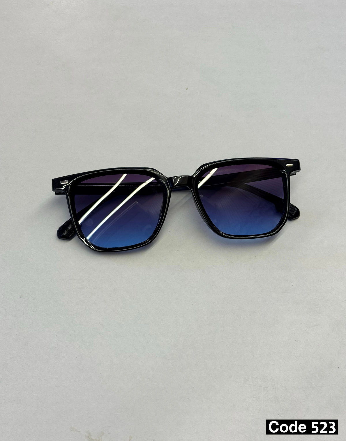 Square sunglasses black blue