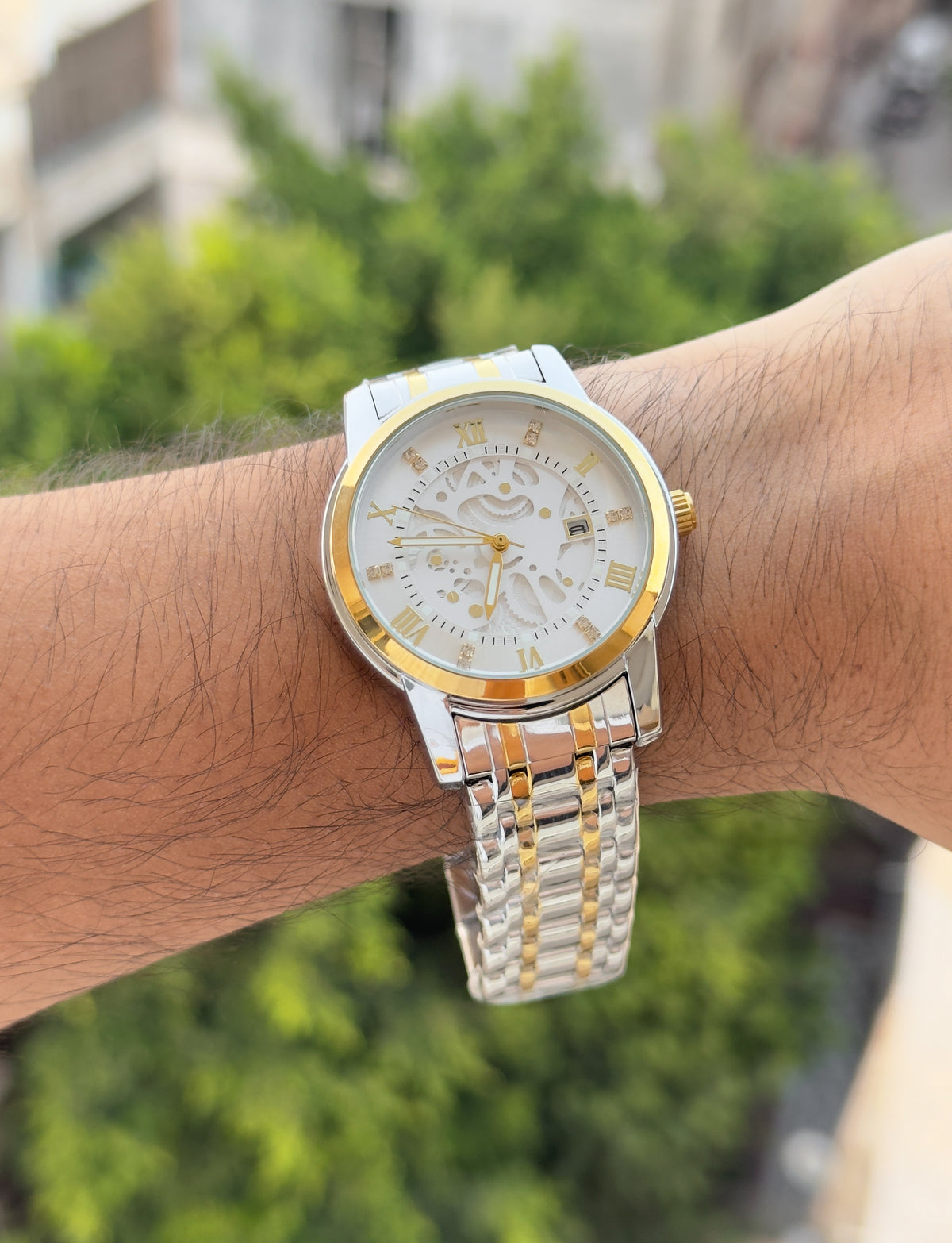 Bestwin details gold white