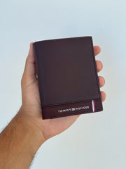 Tommy brown wallet