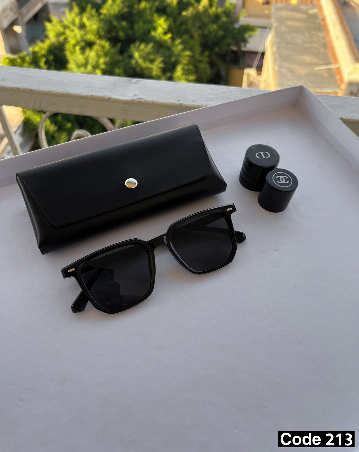 Medium square sunglasses