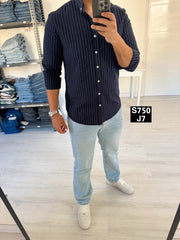 Slim fit striped shirt